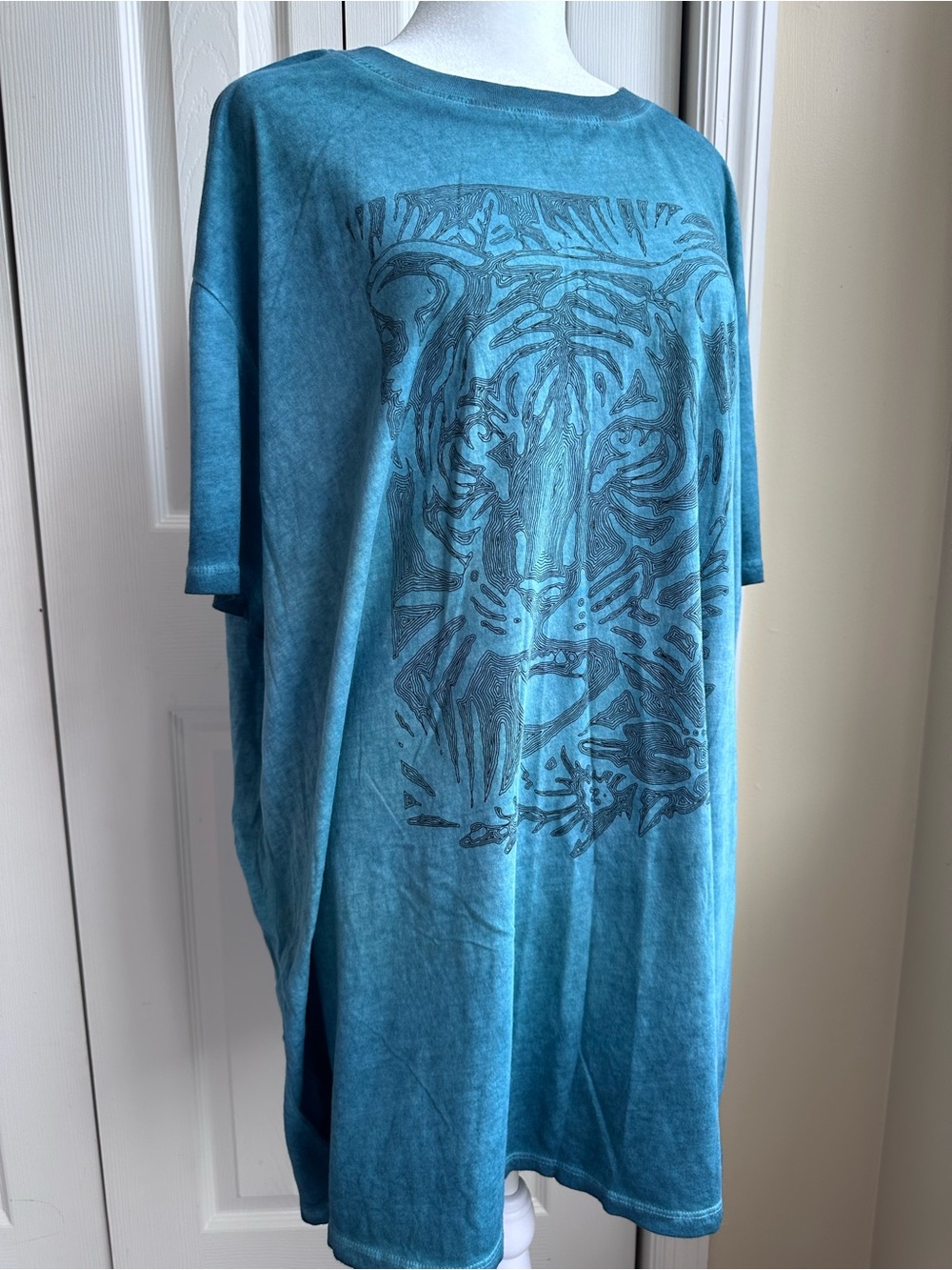 torrid Teal Ombre Tiger Graphic Tee